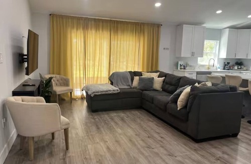 Avis Oaks House | Cozy Home!