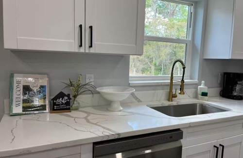 Avis Oaks House | Cozy Home!