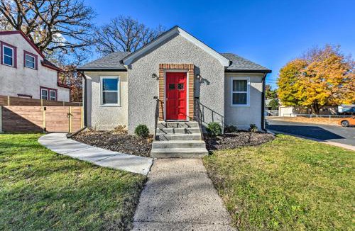 Hiawatha House | Cozy Home: WiFi, Parking, 5 Mi to Dtwn Mpls!