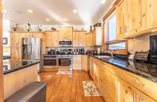 Wildernest House | Cozy Home with Gorgeous Mountain Views in Wildernest neighborhood!
