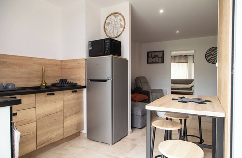 Saint-Pol-sur-Mer House | Cozy House Between the City and the Beach with a Private Garden