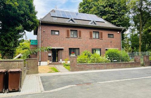 Rhein-Erft-Kreis District Villa | Cozy House