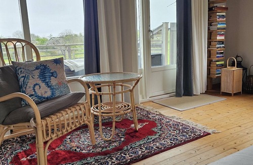 Skaerhamn House | Cozy house in Skärhamn surrounded by mountains, 450m to the sea | SE09117