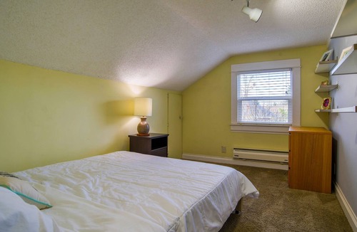 Vernon House | Cozy House in the Alberta Arts District