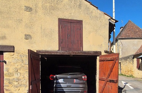 Domme House | Cozy house in the heart of the Bastide with private courtyard and closed garage