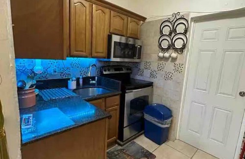 Puerto Nuevo Apartment | Cozy house near SJ w/light 24/7