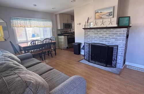 Plymouth House | Cozy house, newly renovated, 90 Yards from Private Manomet Beach!