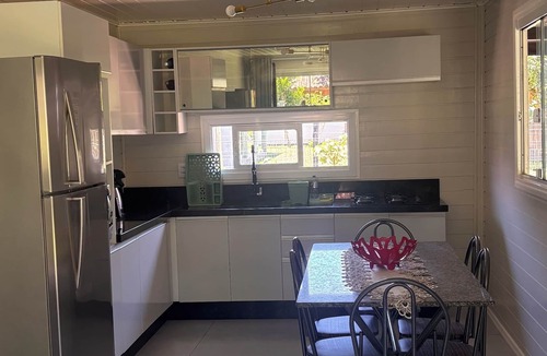 Garopaba House | Cozy house on Ouvidor beach, close to Rosa beach and other beaches.