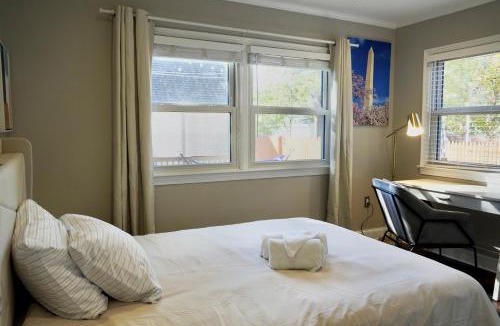 Arlington Heights Villa | Cozy House, Pool Table and Parking, Mins to DC