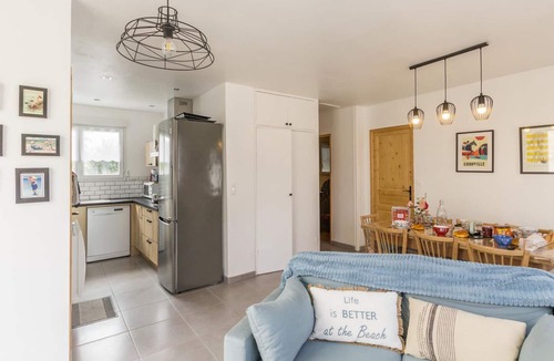 Donville-les-Bains Cottage | Cozy house with terrace and bikes near the beach