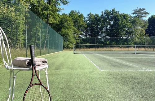 Combreux House | Cozy House with Shared Pool & Tennis Court – Near Chateaux de la Loire