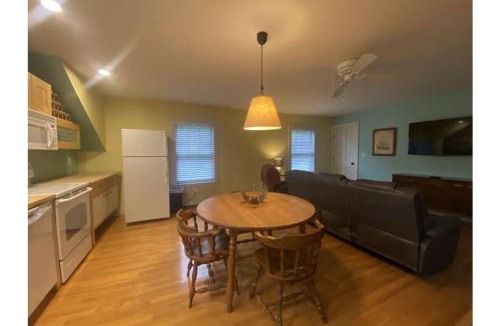 York Apartment | Cozy In-Law Suite Near York Beaches