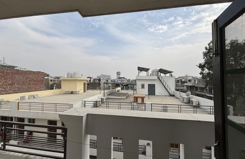 Mohali House | Cozy Boho retreat w/living room, terrace, balcony and private entrace.