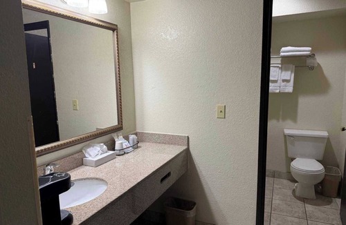 Centralia Hotel | Cozy Inn