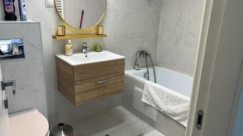 Pipera Apartment | Cozy Ivory Studio