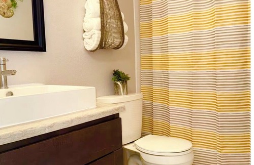 Kettering Apartment | Cozy king Bed, Walk to dining, Funny Bone, night clubs. On Pair club.Free coffee