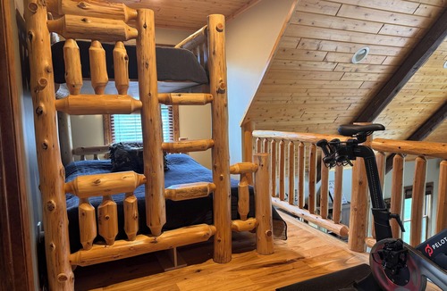 Decker Cabin | Cozy Kingston Cottage - 3-bedroom Lodge with AC, Peloton Bike, WiFi, and More