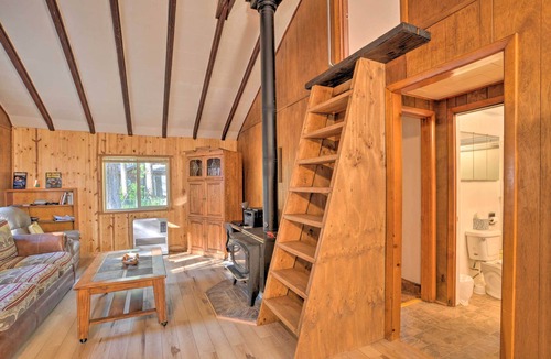 Klamath Falls House | Cozy Klamath Falls Home Near Fishing & Parks!