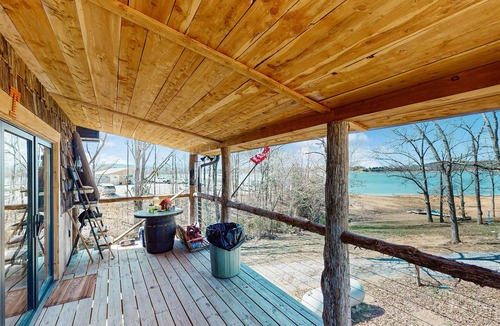 Dandridge Cabin | Cozy Lake Front Cabin, Sleeps 4, Dock, Play Yard