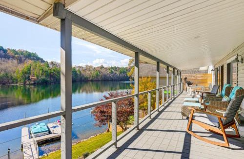 Robbinsville House | Cozy Lake Santeetlah Cottage with Dock & 3 Kayaks!