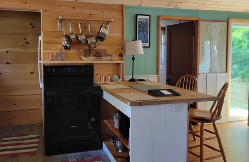North Ferrisburgh Cottage | Cozy lakefront 2 1/2 bedroom 1 bathhome on Lake Champlain, with dock and deck.