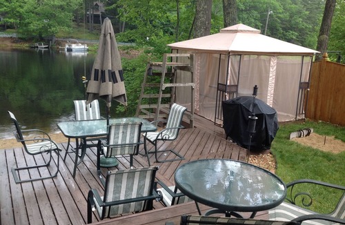 Winchendon House | Cozy Lakefront Escape with Private Beach & Stunning Views