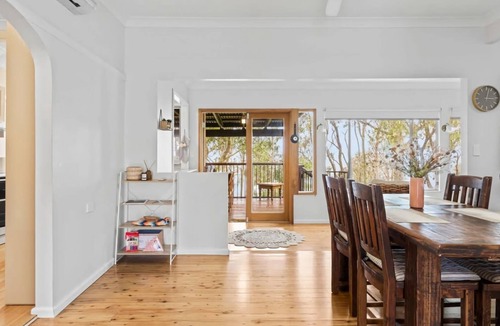 Tegerin House | Cozy Lakefront Home Pet Friendly