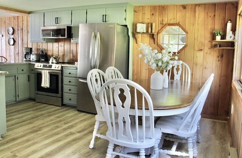Isle House | Cozy Lakehouse!