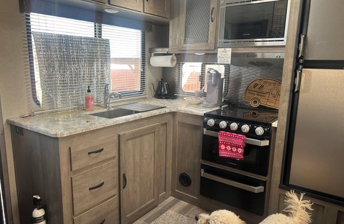 Delta Apartment | Cozy Lakeside RV Stay