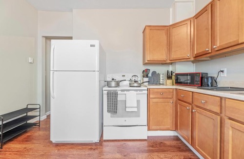 Little Italy Apartment | Cozy Little Italy Apt Fast Wifi Pet Friendly