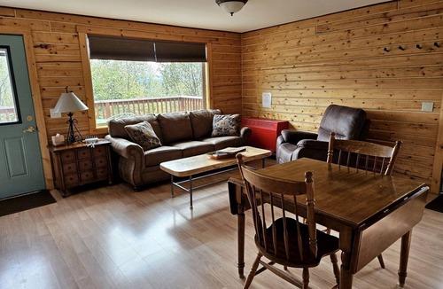 McCarthy Cabin | Cozy Log Cabin Close to Wrangell St. Elias National Park and Preserve in McCarthy, Alaska
