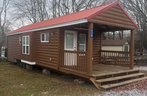 Preston House | Cozy Log Cabin with AC at Strawberry Park Resort Campground in Preston, CT