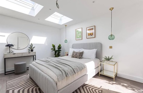 Leytonstone House | Cozy London House with Garden & Terrace | Near Westfield Stratford & Tube