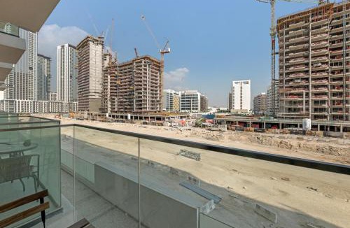 Nad Al Sheba Apartment | Cozy Luxe Studios in Meydan