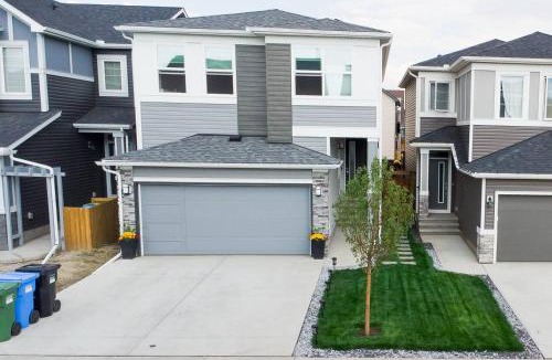 Southeast Calgary Apartment | Cozy Luxe Suites