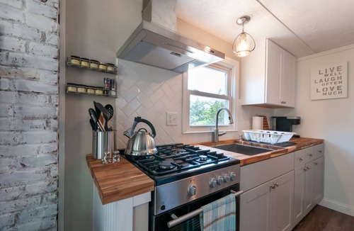 East Sandwich Cottage | Cozy Marshfront Cottage Steps from the Beach