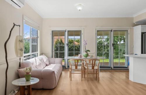 Springfield Lakes House | Cozy Master Room Shared Unit Parking