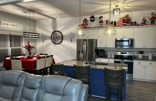 Langley House | Cozy masters week home