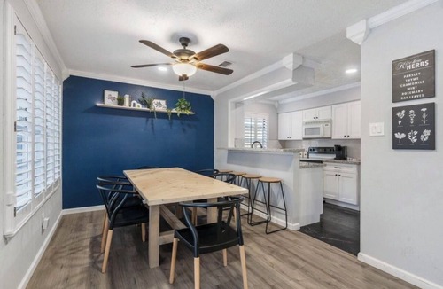 Spring House | Cozy Meets Fun, Pool, Hot Tub, Instagrammable Spaces, & Close to IAH Airport