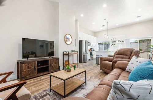 Barrio Anita House | Cozy Mega-Duplex | 8BR Summer Retreat