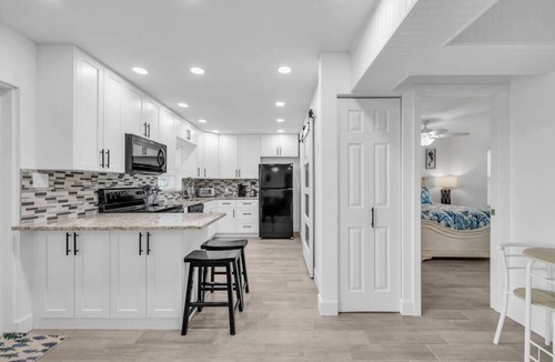 Varnum Park Apartment | Cozy Melbourne Retreat | Eau Gallie Arts | Wi-Fi