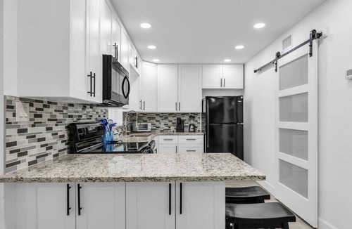 Varnum Park Apartment | Cozy Melbourne Retreat | Eau Gallie Arts | Wi-Fi