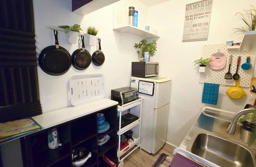 Northeast Miami Apartment | Cozy Miami Efficiency 10 minutes to the beach!