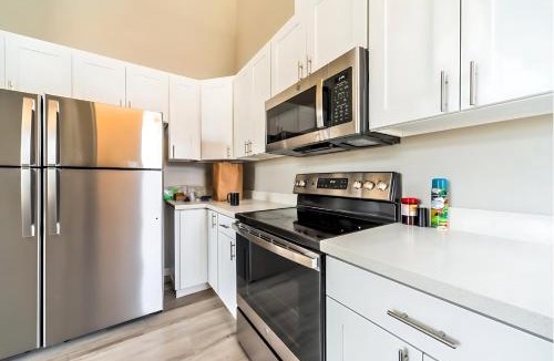Eastside Apartment | Cozy Micro Suite Unit 10 Sleeps 2 Minutes to Downtown