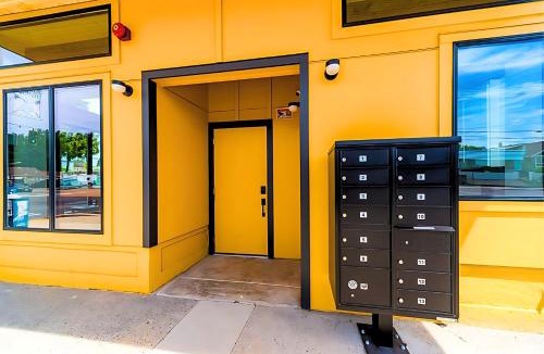 Eastside Apartment | Cozy Micro Suite Unit 7 Sleeps 2 Minutes to Downtown