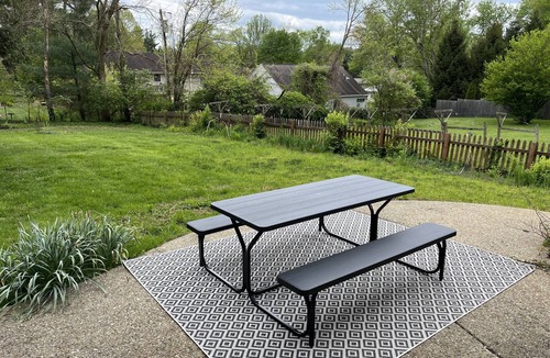 Bloomington House | Cozy Mid Century 5 minutes from IU stadium