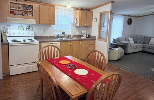 Moorefield House | Cozy Mobile Home In Just the Right Place.