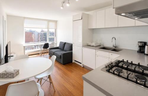 Crosstown Apartment | Cozy & Moden Downtown Condo in Vancouver