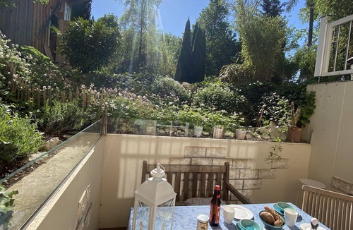 Greifenberg Condo | cozy modern apartment 5 minutes to the Ammersee in a Mediterranean villa