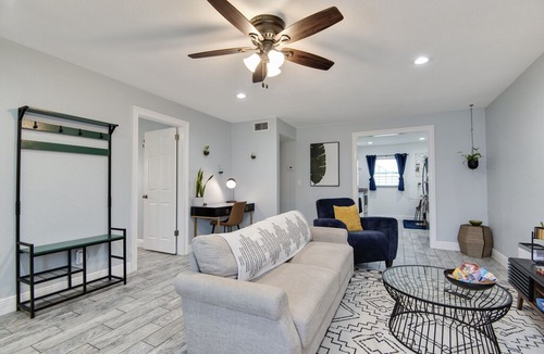 Port Tampa City Apartment | Cozy Modern Apartment Home-2 bed/2 bath.